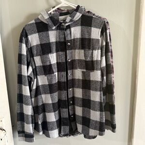 Time and Tru Black and White Plaid Button Down Shirt